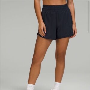 NWT Lululemon Track That HR Short 5”Lined in size 4